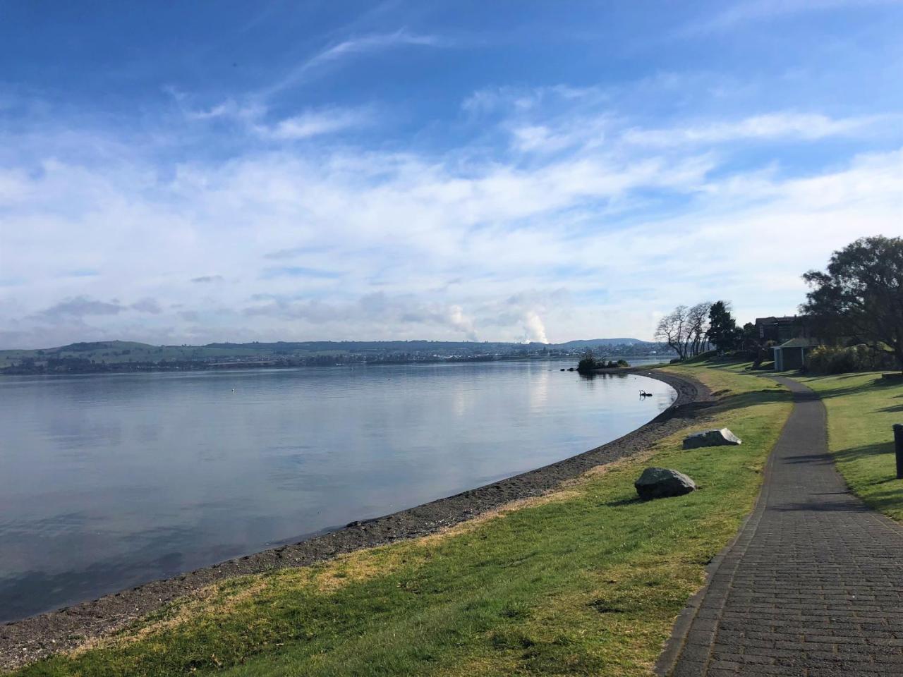 Bayview Lake Таупо Екстериор снимка